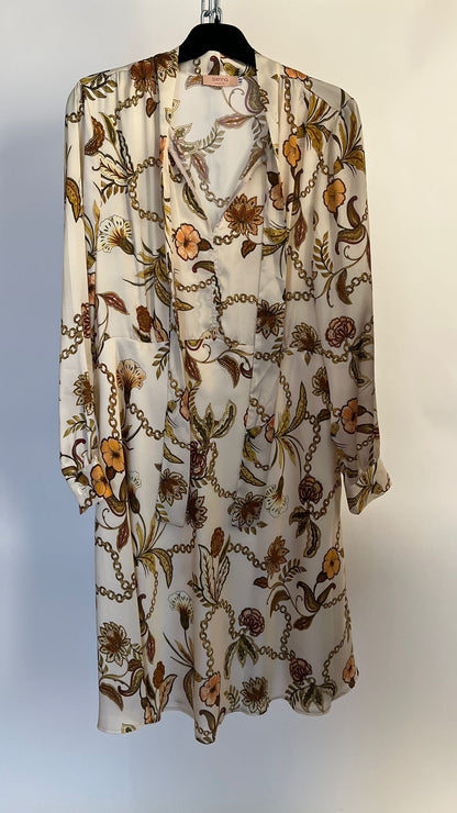Kleid mit Gürtel