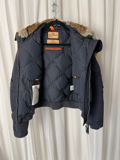 Daunenjacke mit Kapuze