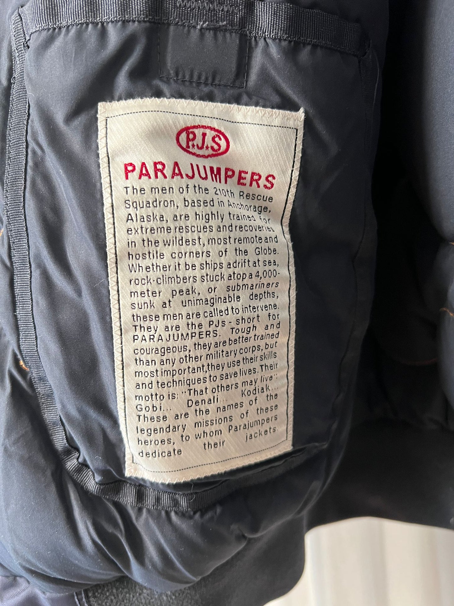 Daunenjacke mit Kapuze