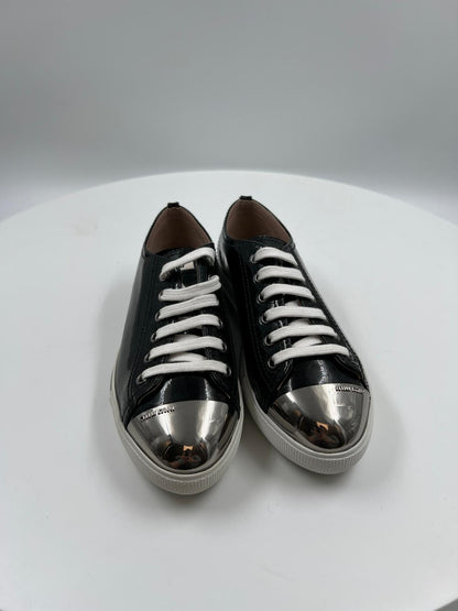 Sneakers Lack mit silbriger Spitze