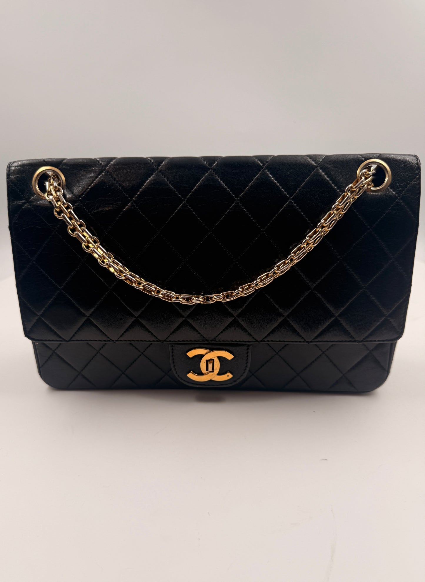 Chanel Timeless classic Double Flap Bag