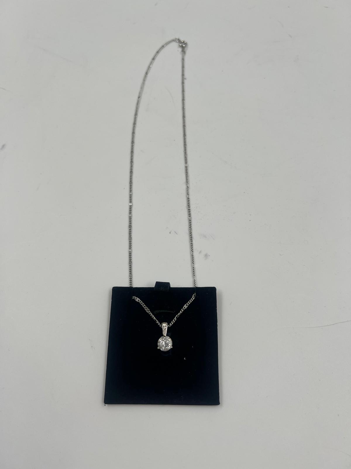 Schmuckset Ohrstecker und Kette