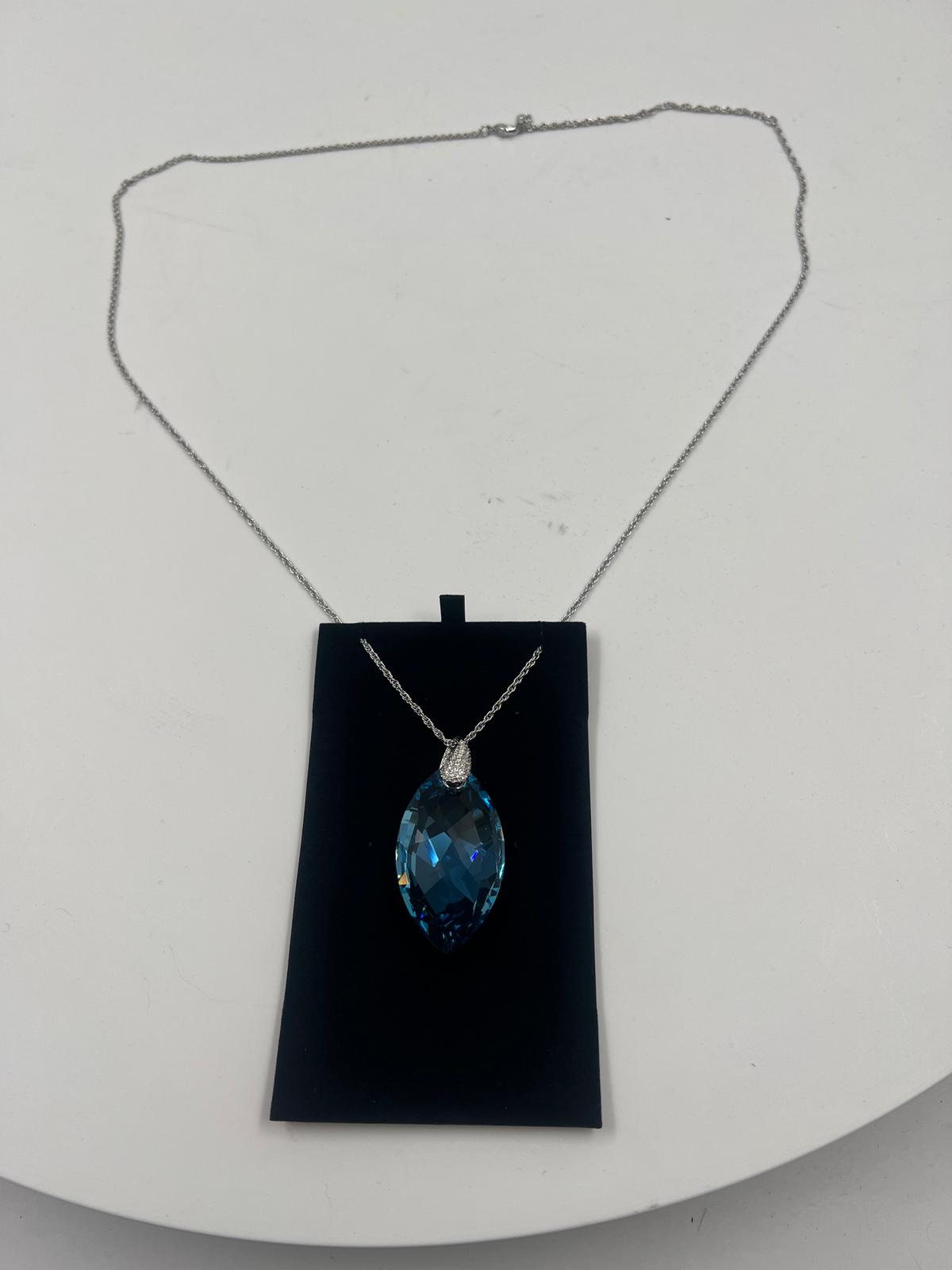 Schmuckset Ohrstecker und Kette