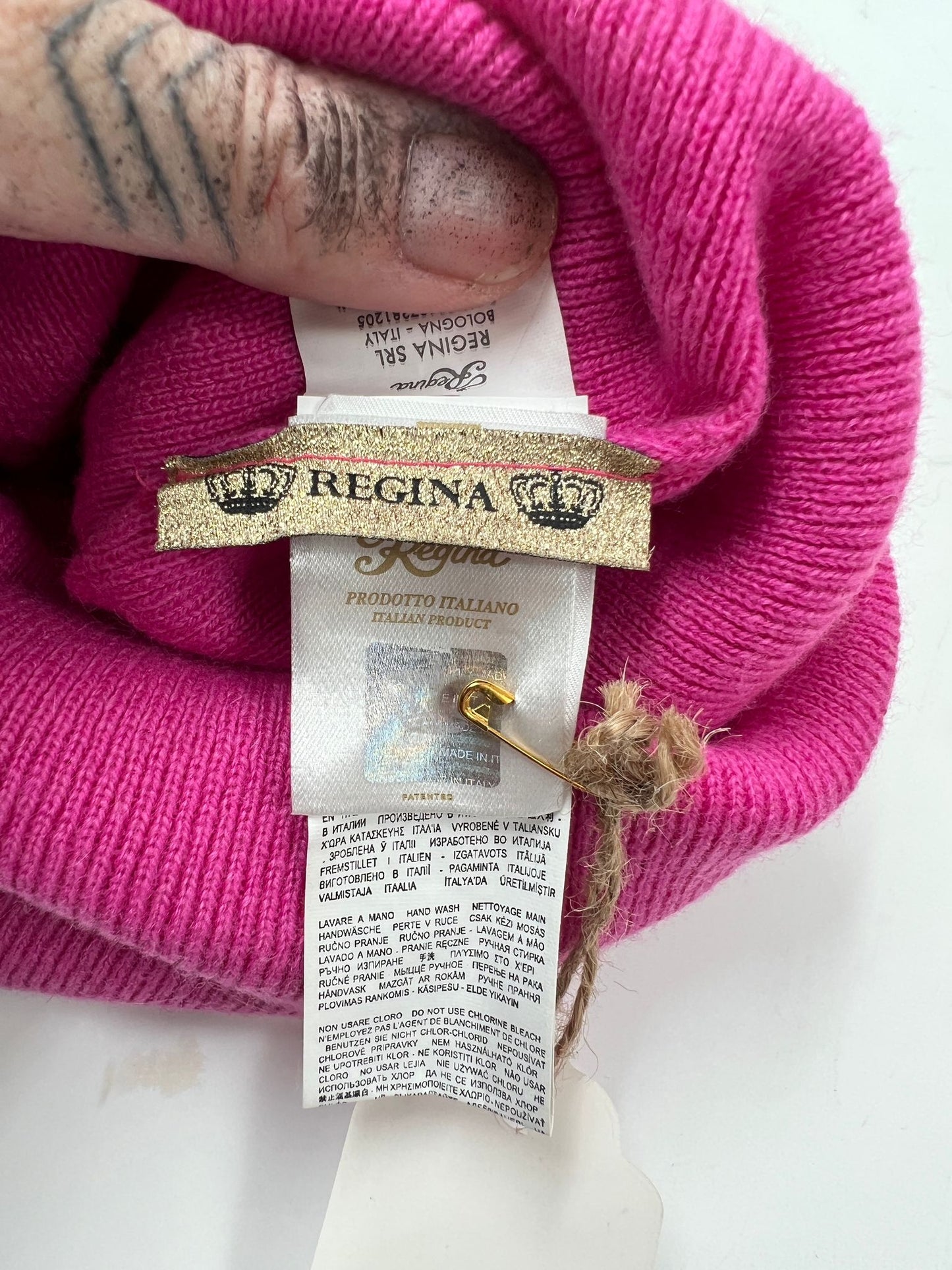 Mütze mit Fellbommel und Strass