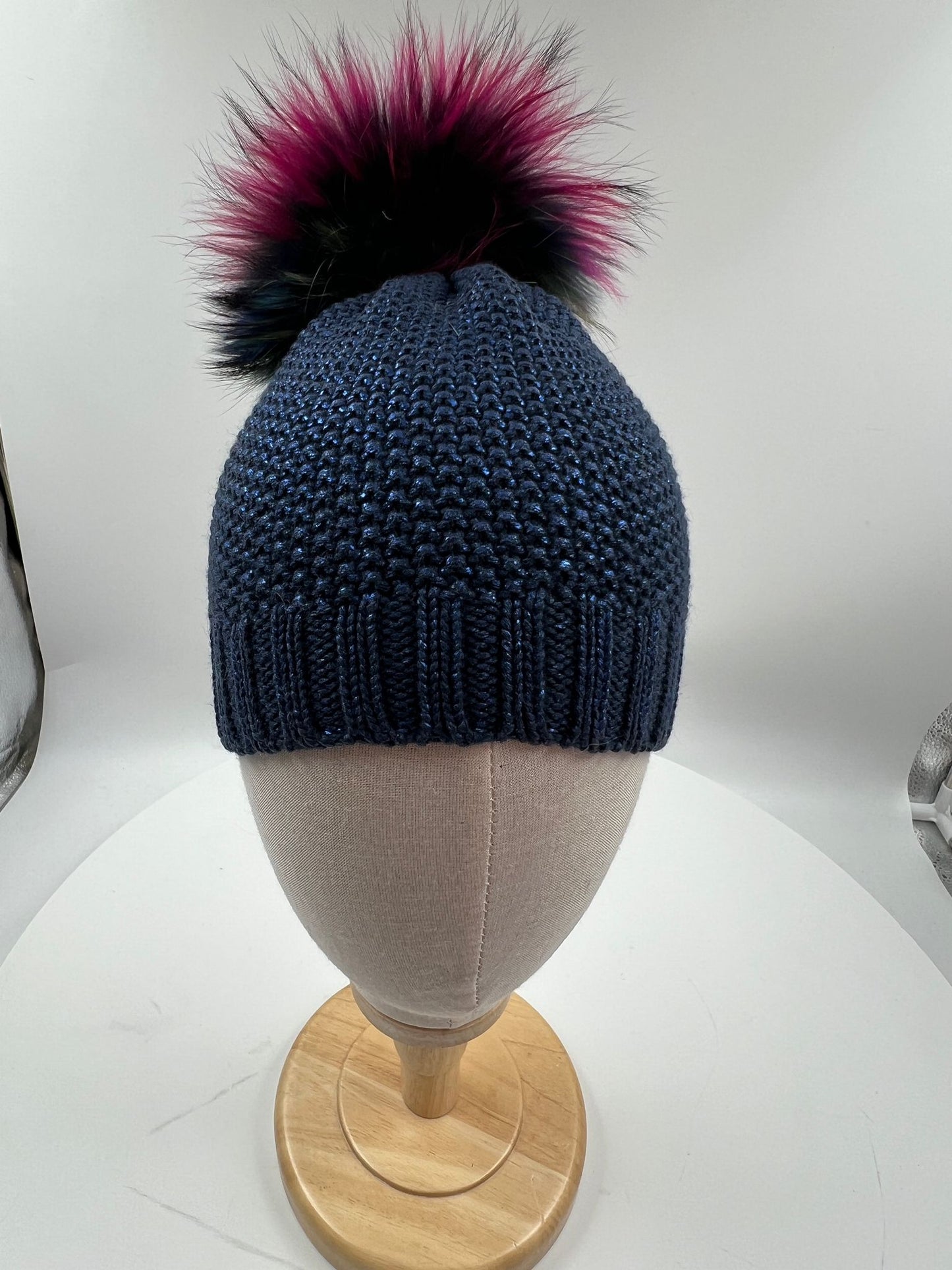 Mütze mit Fellbommel