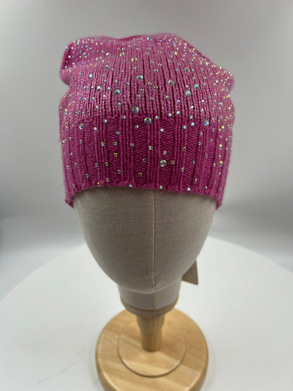 Mütze mit hellem Strass