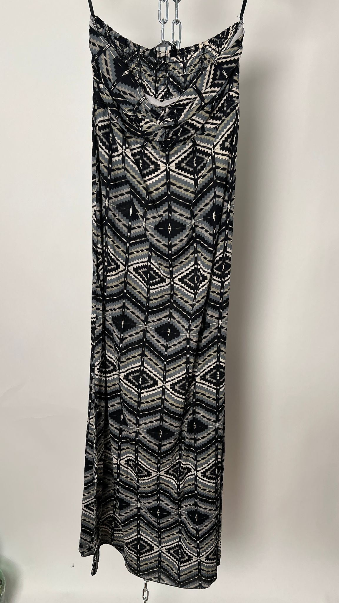 Kleid schulterfrei, gemustert