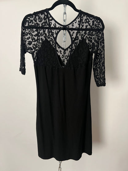 Kleid mit Leo-Spitzen