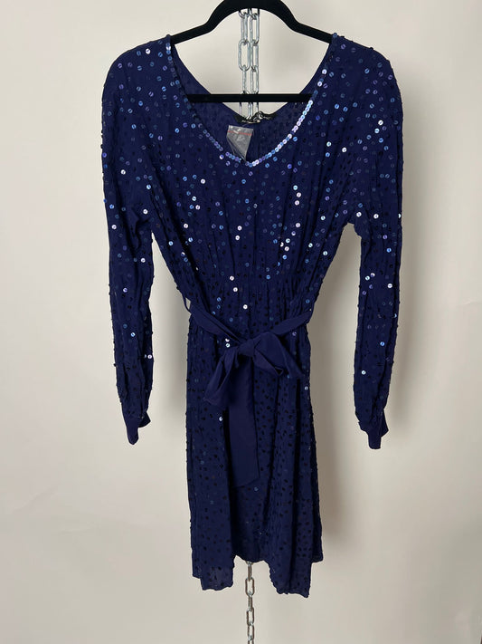 Pailletten-Kleid mit Gürtel