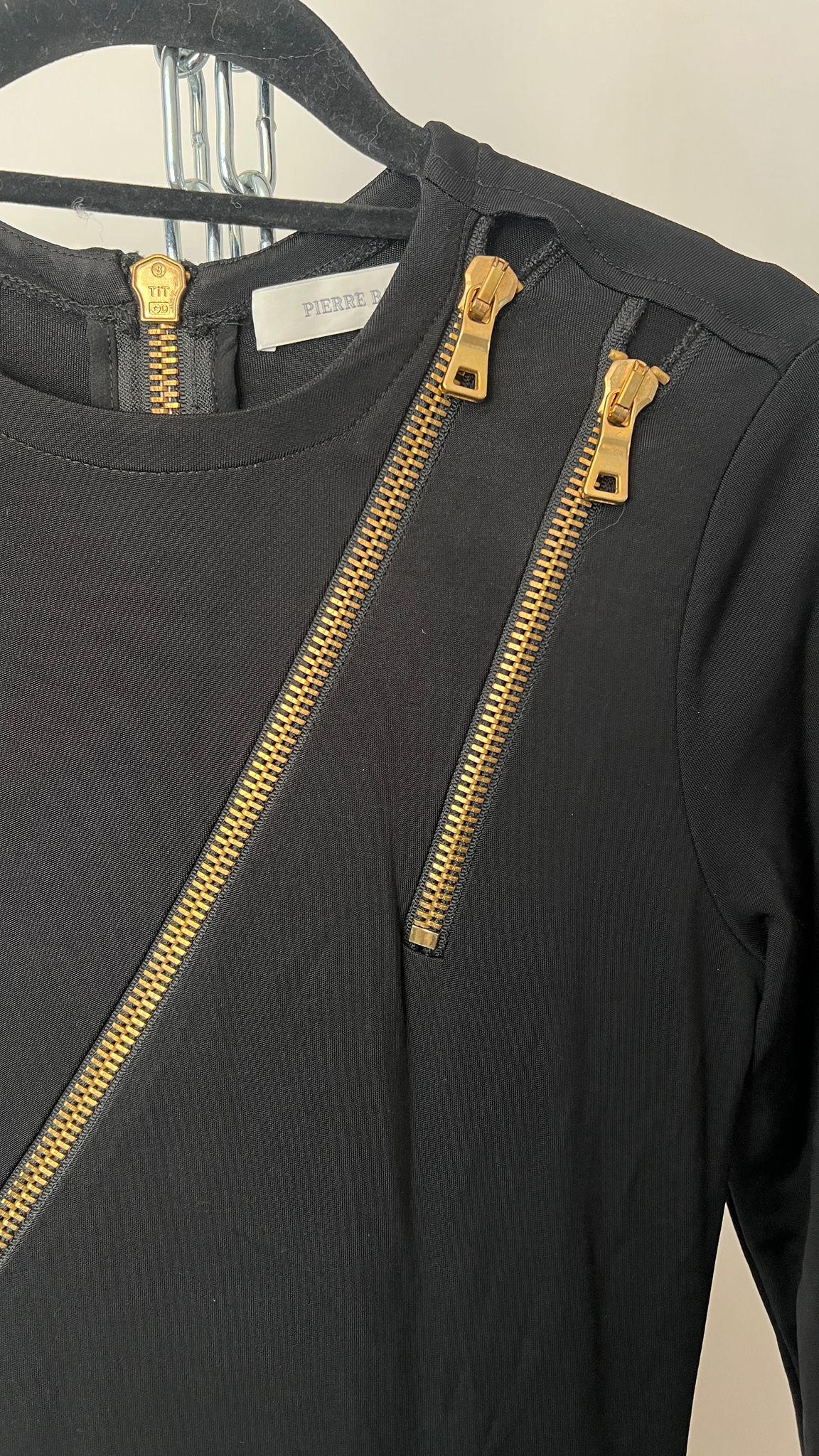 Kleid mit Reissverschlüssen