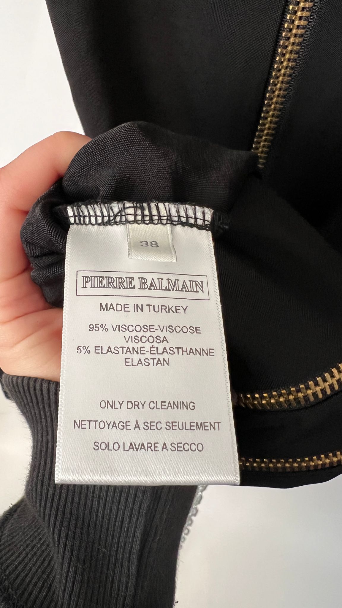 Kleid mit Reissverschlüssen