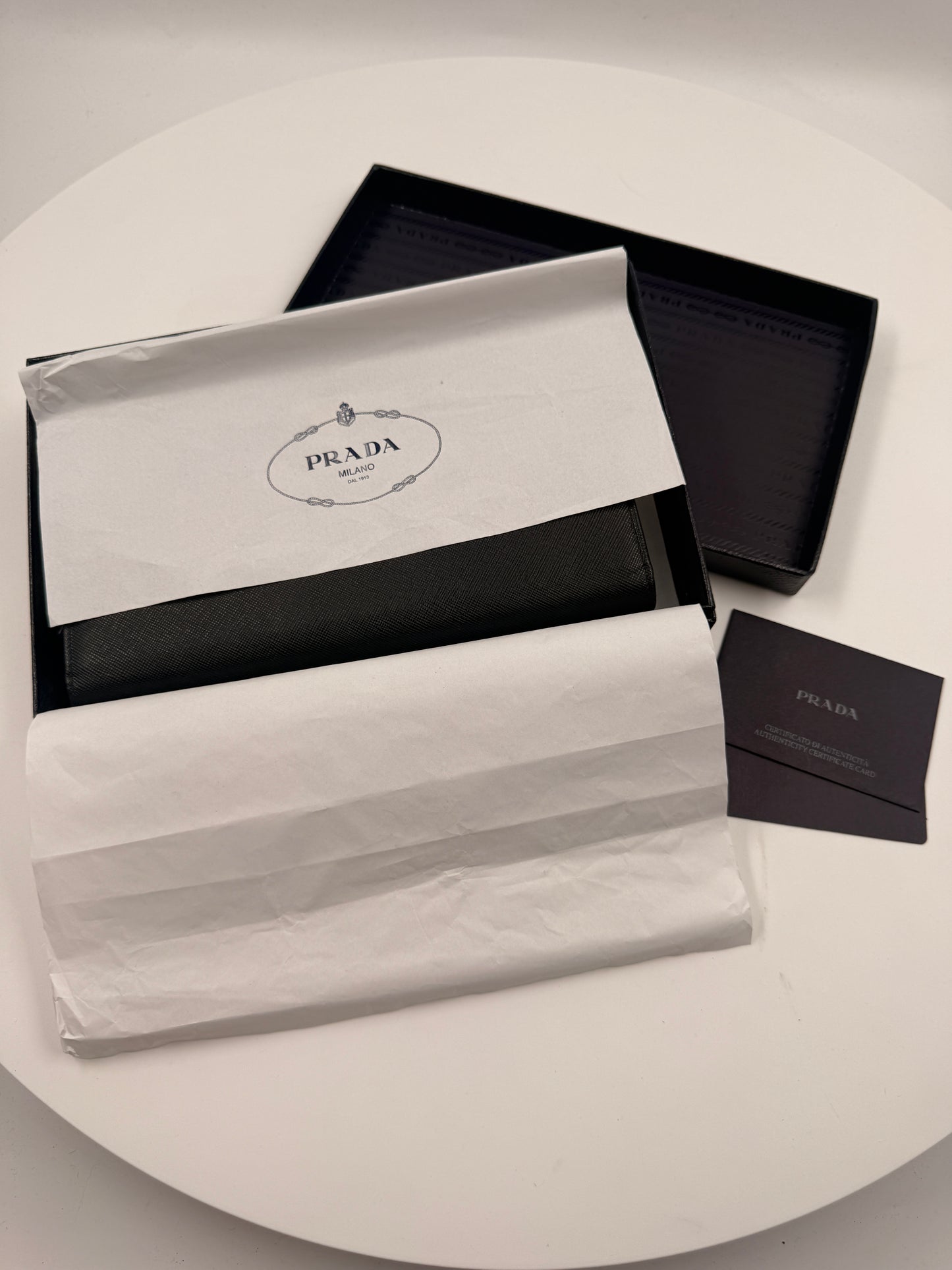 Prada Saffiano Travel Portmonnnaie