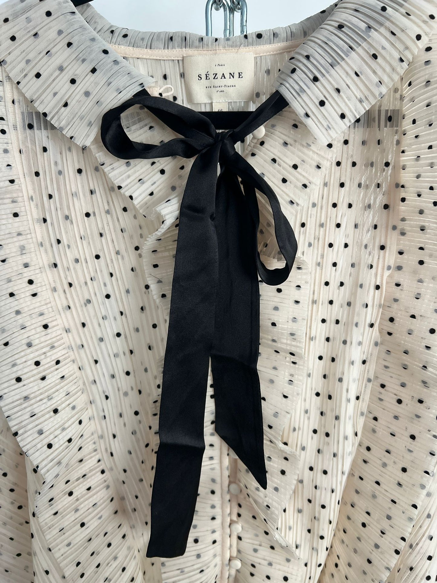 Bluse mit Punkten