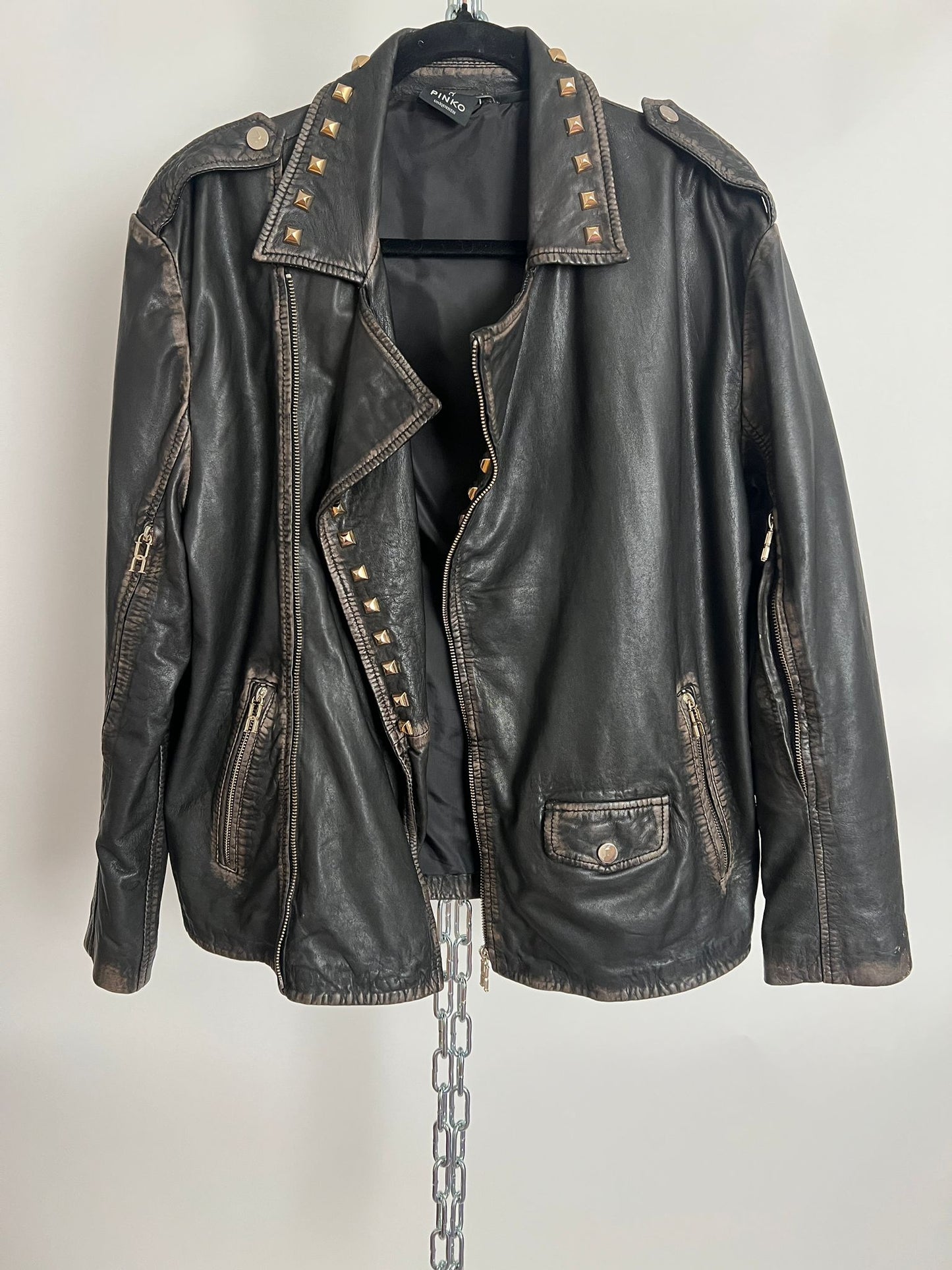 Lederjacke mit Nieten