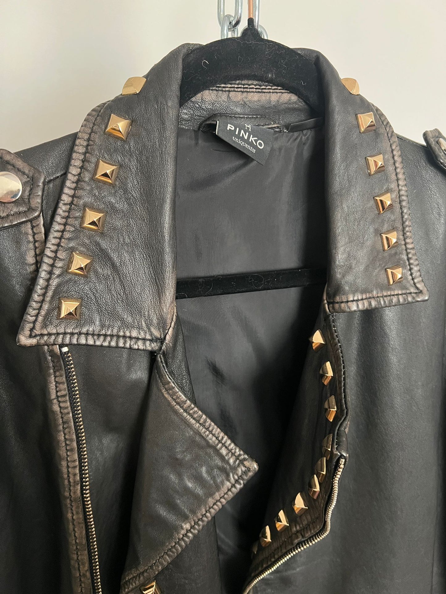 Lederjacke mit Nieten