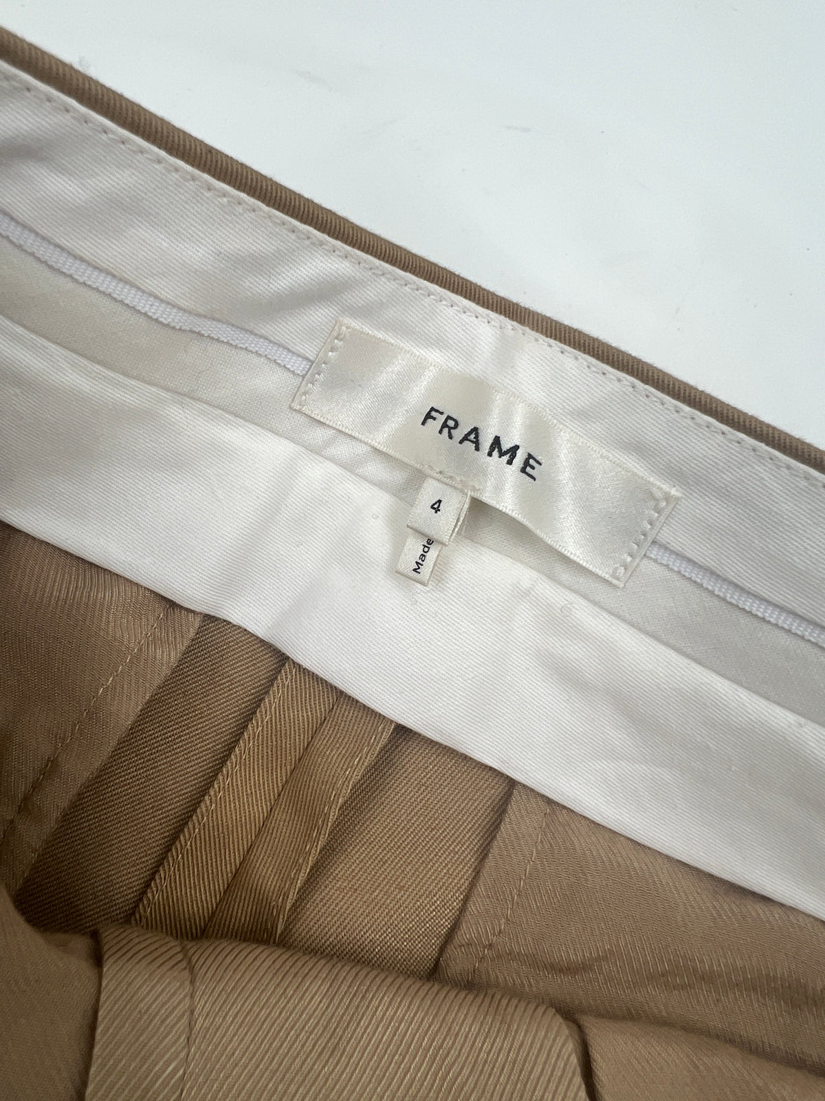 Bermuda-Shorts, FRAME, beige