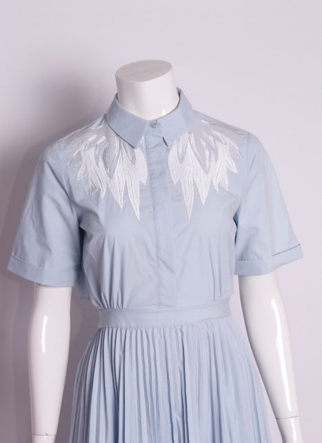 Hemdkleid mit Plissé-Rock, halbe Ärmel