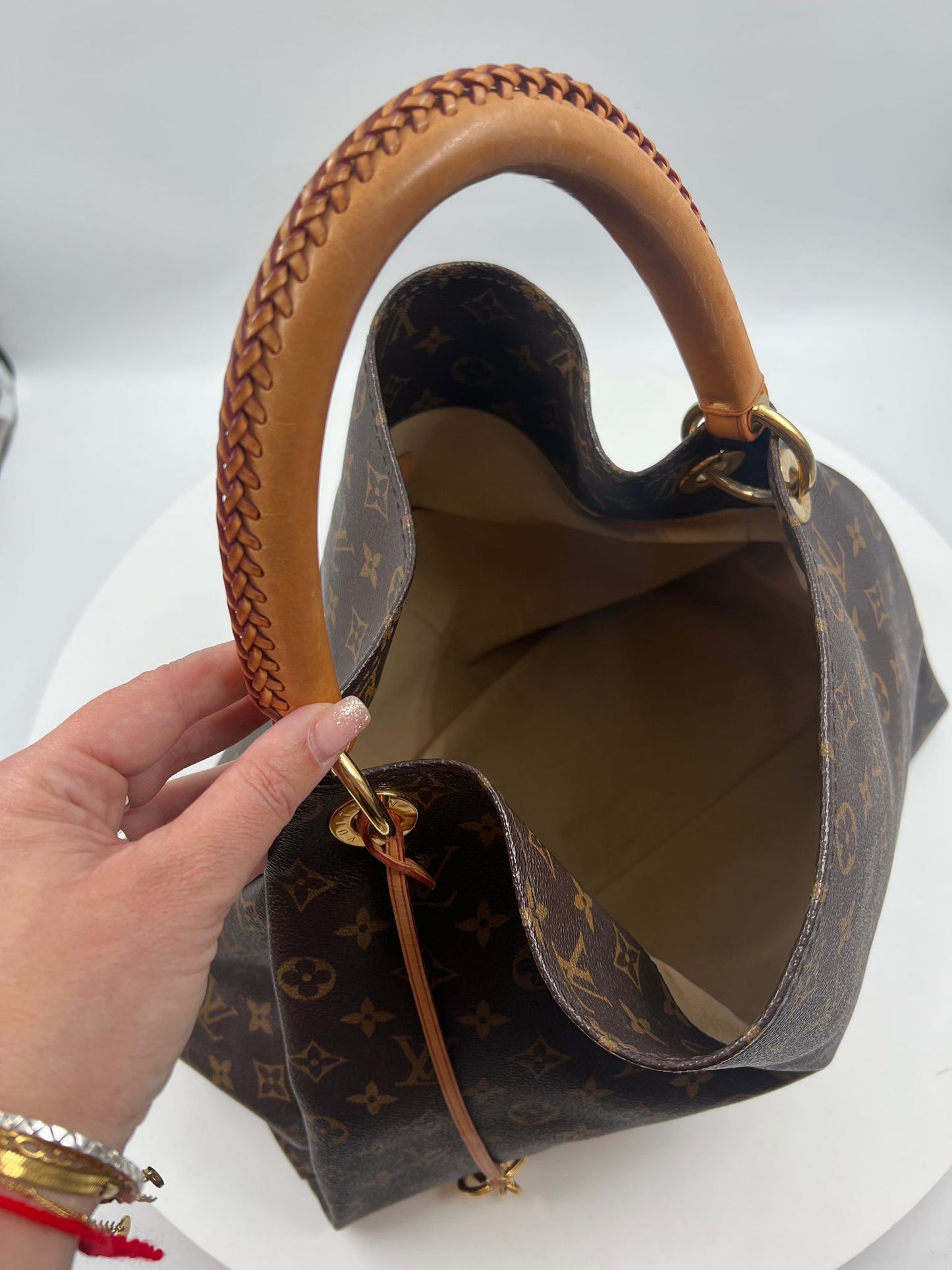 Louis Vuitton Artsi Tasche